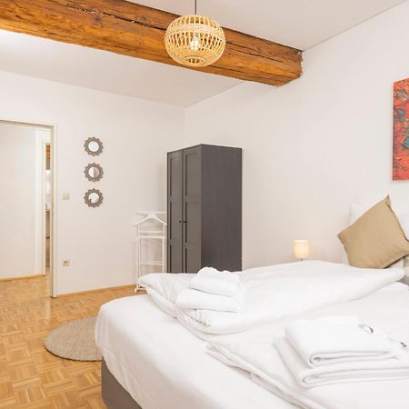 Zum Grazer Uhrturm Apartamento Exterior foto
