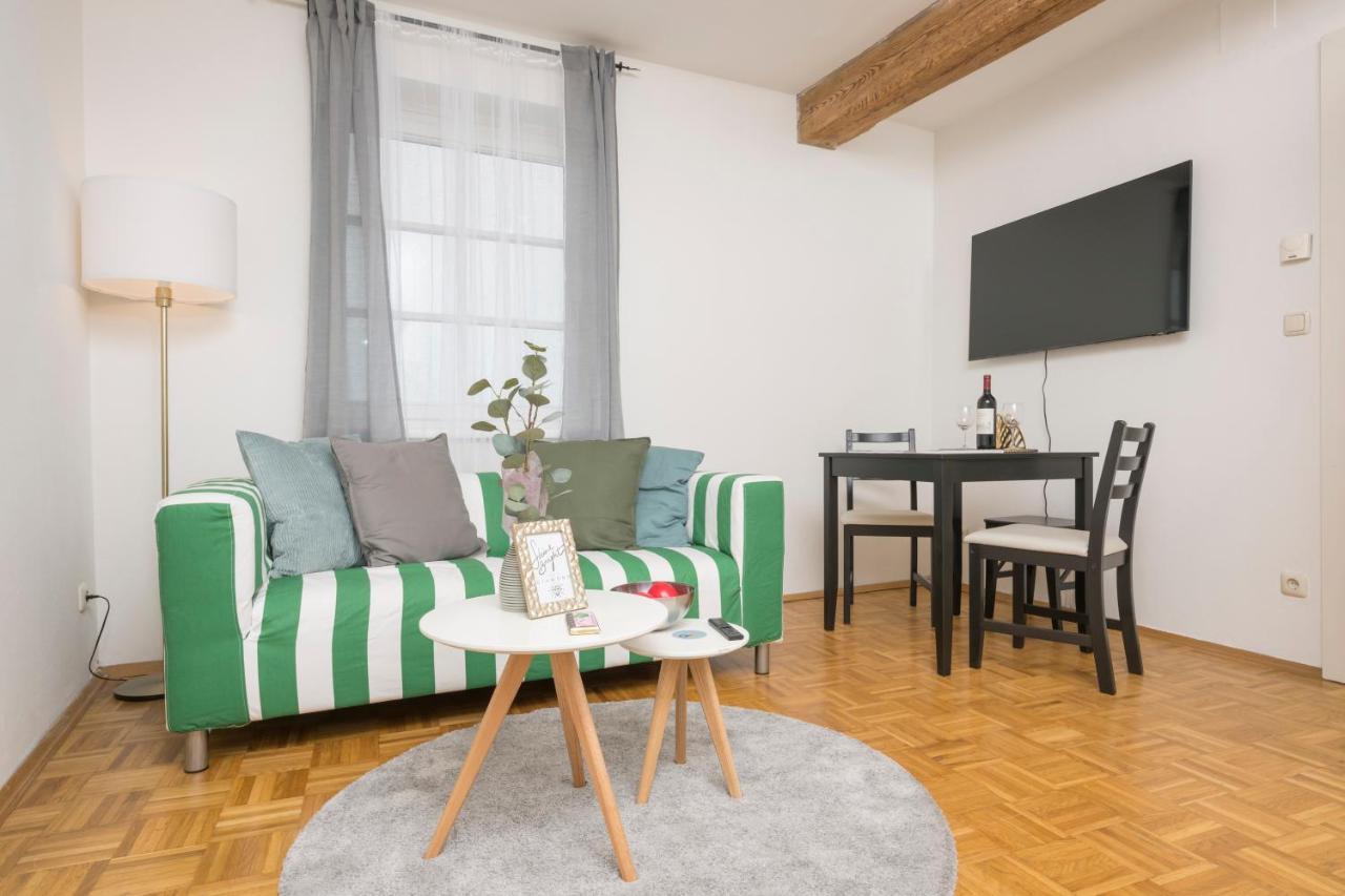 Zum Grazer Uhrturm Apartamento Exterior foto