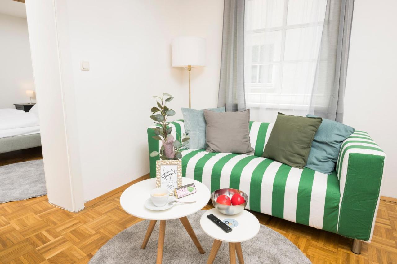 Zum Grazer Uhrturm Apartamento Exterior foto