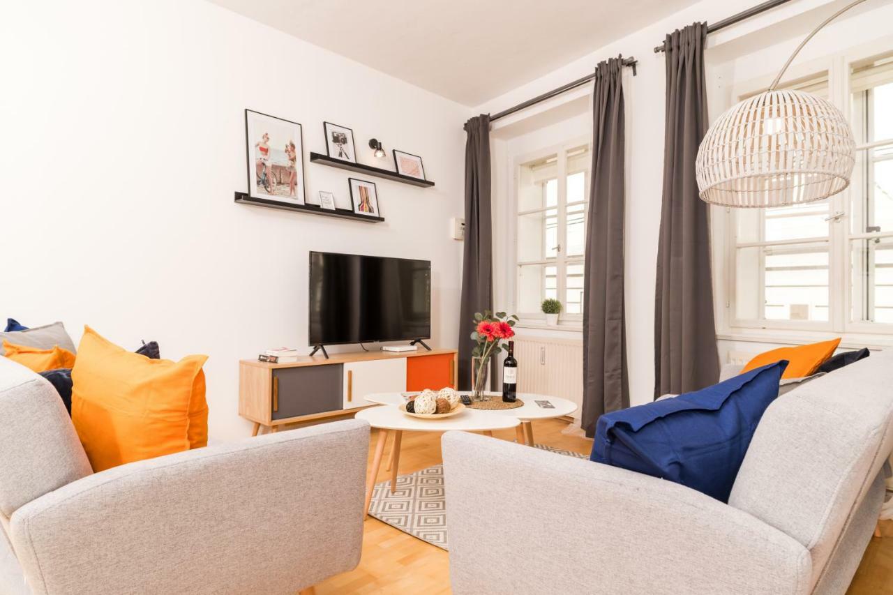 Zum Grazer Uhrturm Apartamento Exterior foto