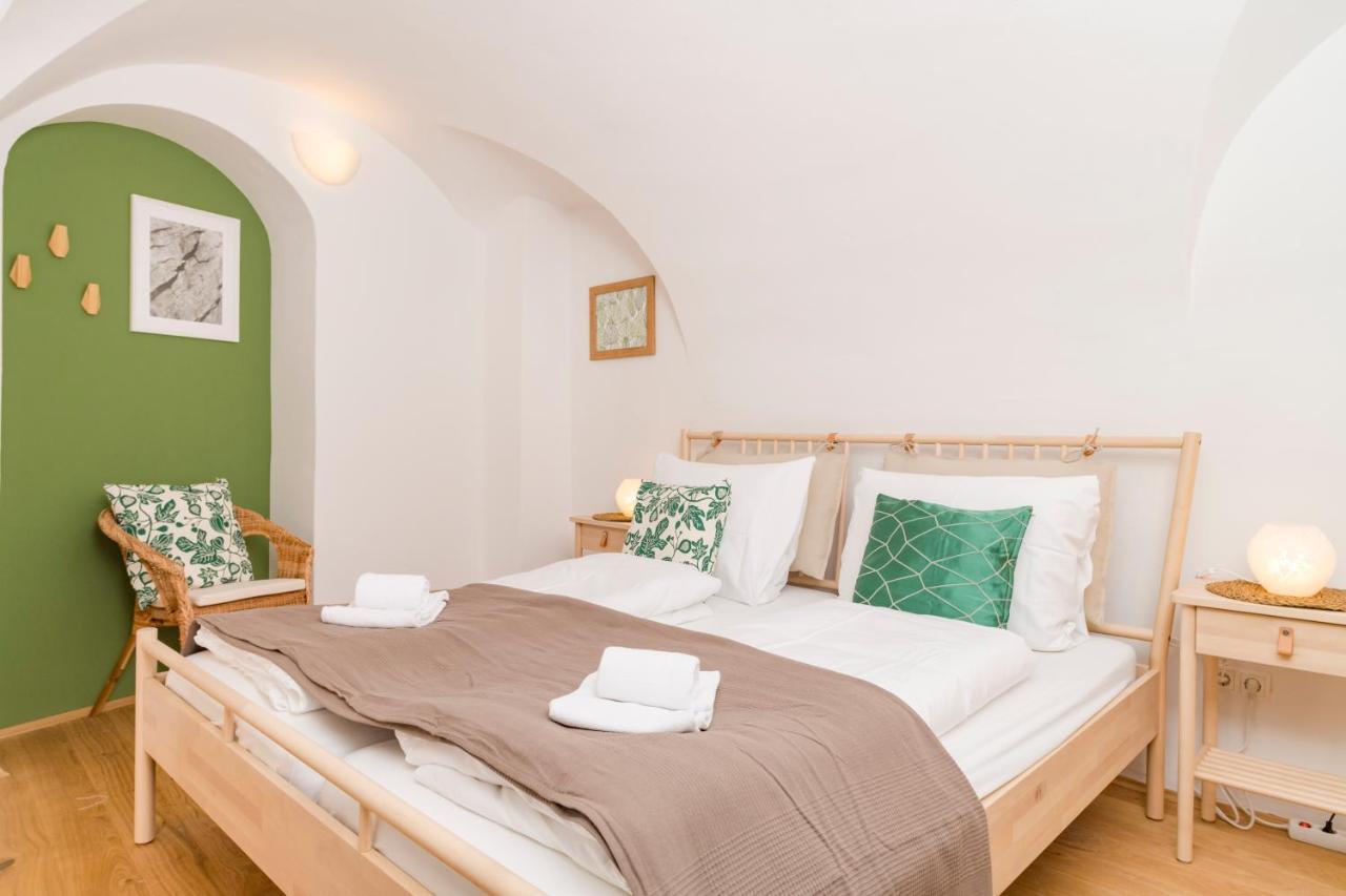 Zum Grazer Uhrturm Apartamento Exterior foto
